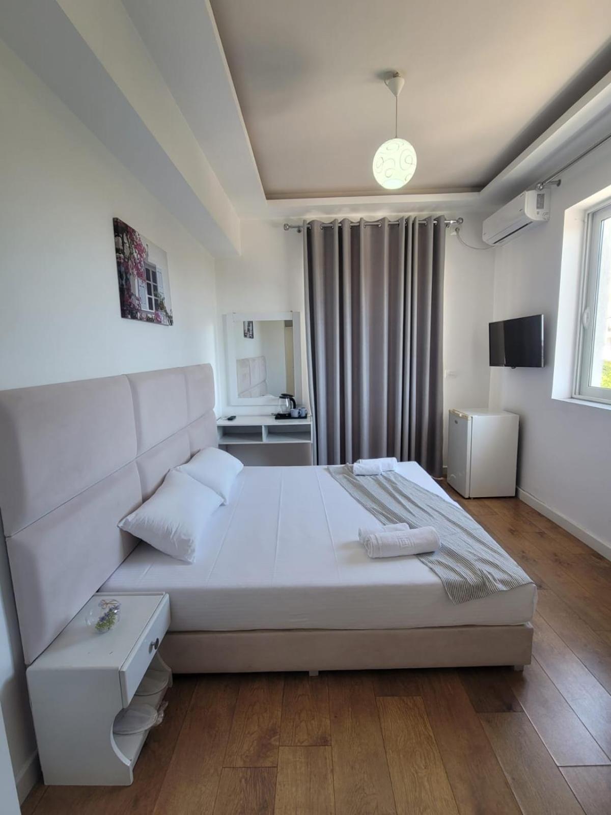Hotel Myrtai - City Center Sarande Luaran gambar