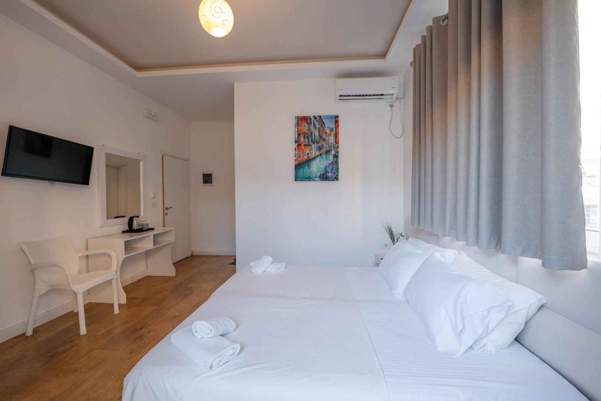 Hotel Myrtai - City Center Sarande Luaran gambar